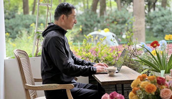 Dr. Zhang Qiang on vacation in his hometown