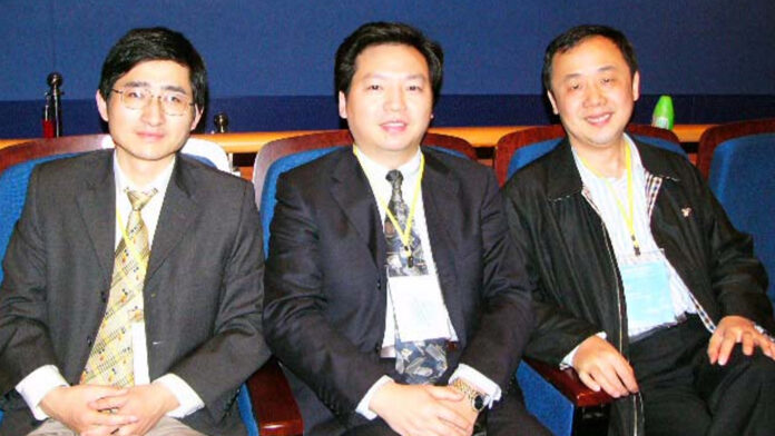 A photograph taken nearly twenty years ago with several young department chiefs, during the early years of vascular surgery’s rapid development in China.